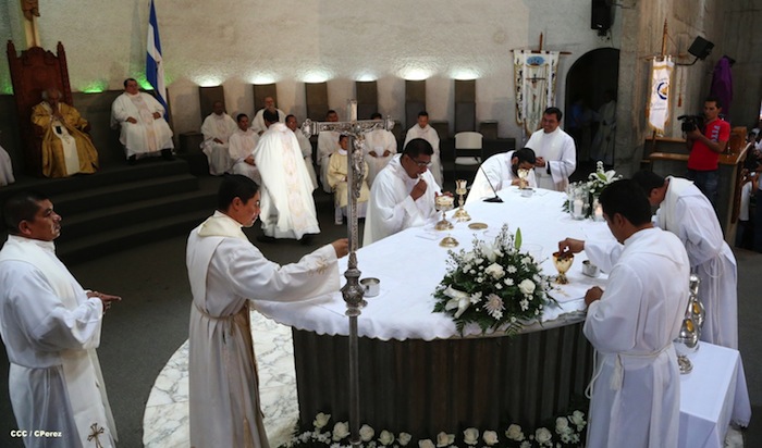 Misa Crismal en Catedral de Managua