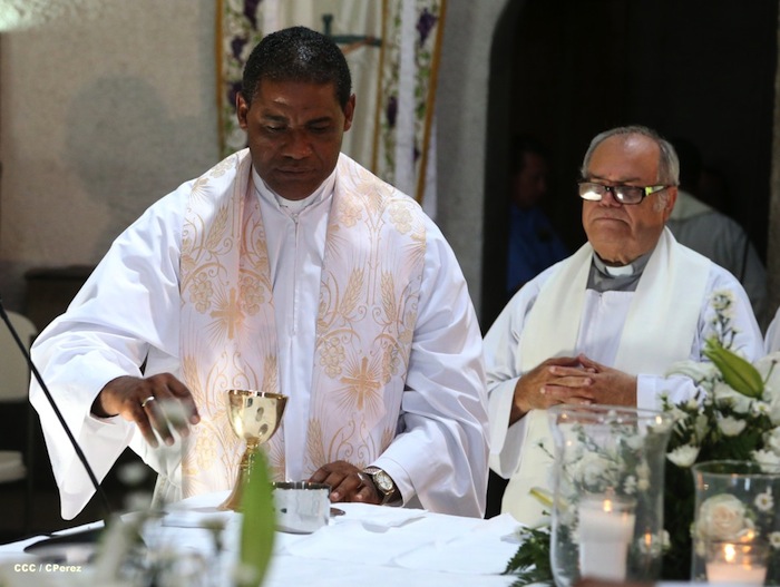 Misa Crismal en Catedral de Managua