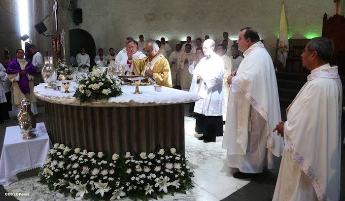 Misa Crismal en Catedral de Managua