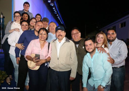 Daniel y Rosario conmemoran el 82 aniversario del tránsito a la inmortalidad del General Sandino