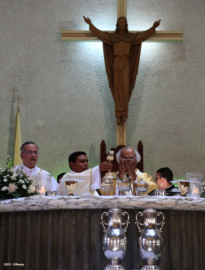 Misa Crismal en Catedral de Managua