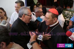 Asamblea Nacional entrega Ley que declara Prócer de la Paz y la Reconciliación a Cardenal Miguel Obando