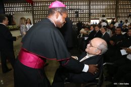 Asamblea Nacional entrega Ley que declara Prócer de la Paz y la Reconciliación a Cardenal Miguel Obando