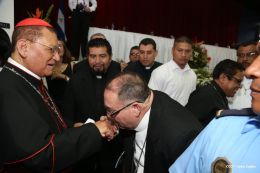 Asamblea Nacional entrega Ley que declara Prócer de la Paz y la Reconciliación a Cardenal Miguel Obando