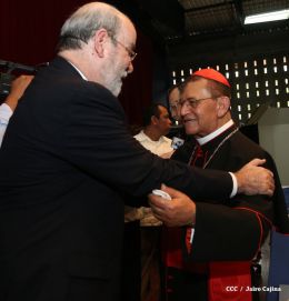 Asamblea Nacional entrega Ley que declara Prócer de la Paz y la Reconciliación a Cardenal Miguel Obando