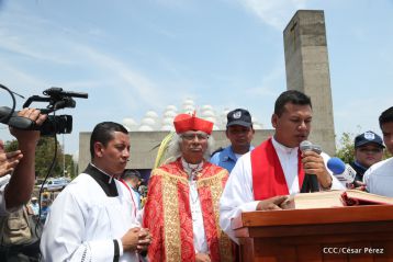Procesión de Jesús del Triunfo en la Catedral de Managua