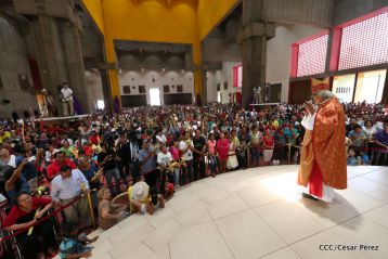 Procesión de Jesús del Triunfo en la Catedral de Managua