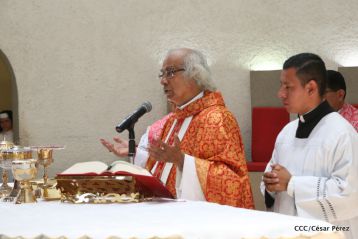 Procesión de Jesús del Triunfo en la Catedral de Managua