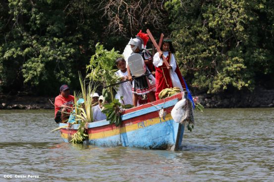 Viacrucis Acuático en el Lago Cocibolca