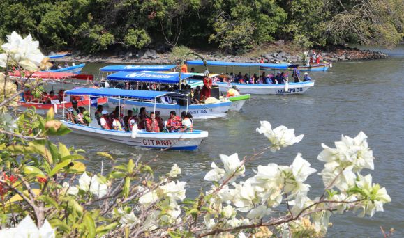Viacrucis Acuático en el Lago Cocibolca