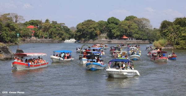 Viacrucis Acuático en el Lago Cocibolca