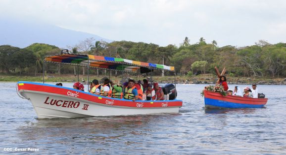 Viacrucis Acuático en el Lago Cocibolca