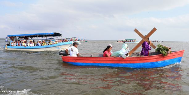 Viacrucis Acuático en el Lago Cocibolca