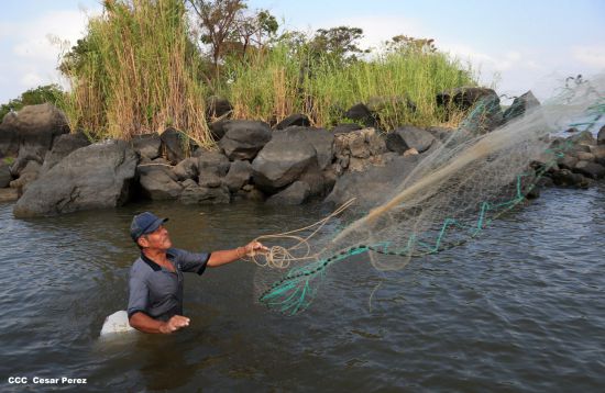 Viacrucis Acuático en el Lago Cocibolca