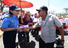Familias católicas participan del tradicional Vía Crucis de la Sangre de Cristo