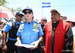 Familias católicas participan del tradicional Vía Crucis de la Sangre de Cristo