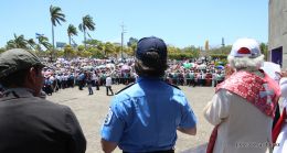Familias católicas participan del tradicional Vía Crucis de la Sangre de Cristo