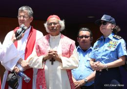 Familias católicas participan del tradicional Vía Crucis de la Sangre de Cristo
