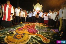 Elaboran Alfombras Pasionarias y realizan tradicional Santo Entierro en León
