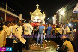 Elaboran Alfombras Pasionarias y realizan tradicional Santo Entierro en León
