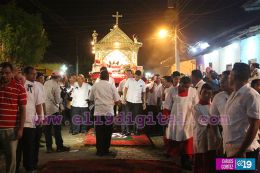 Elaboran Alfombras Pasionarias y realizan tradicional Santo Entierro en León