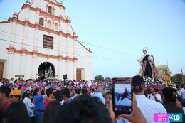 Elaboran Alfombras Pasionarias y realizan tradicional Santo Entierro en León