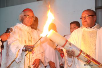 Cardenal Brenes preside Vigilia Pascual