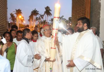 Cardenal Brenes preside Vigilia Pascual