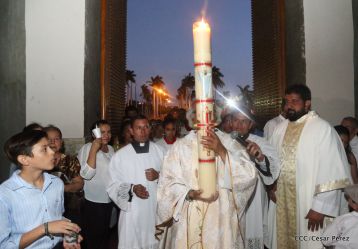 Cardenal Brenes preside Vigilia Pascual