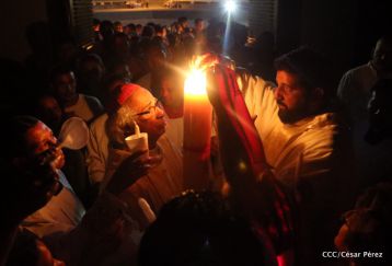 Cardenal Brenes preside Vigilia Pascual