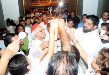 Cardenal Brenes preside Vigilia Pascual