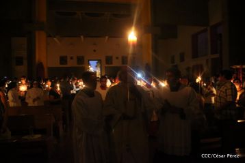 Cardenal Brenes preside Vigilia Pascual