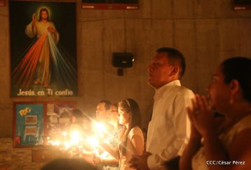 Cardenal Brenes preside Vigilia Pascual