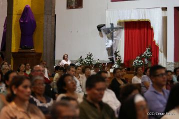 Cardenal Brenes preside Vigilia Pascual