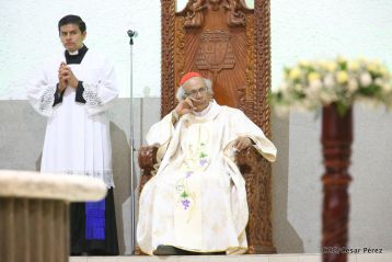 Cardenal Brenes preside Vigilia Pascual