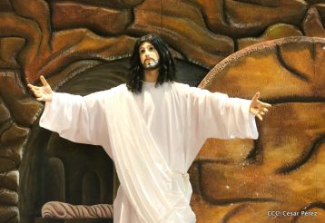 Cardenal Brenes preside Vigilia Pascual