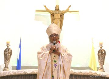 Cardenal Brenes preside Vigilia Pascual