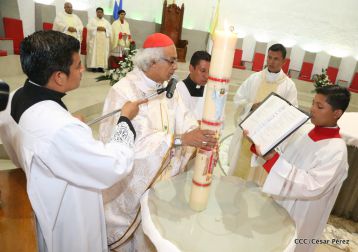 Cardenal Brenes preside Vigilia Pascual