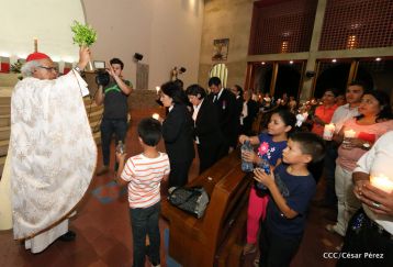 Cardenal Brenes preside Vigilia Pascual