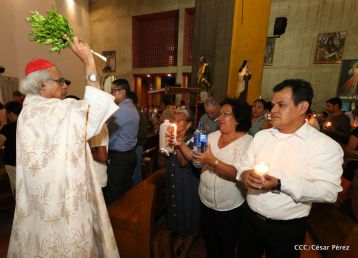 Cardenal Brenes preside Vigilia Pascual