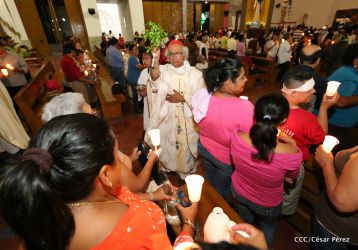 Cardenal Brenes preside Vigilia Pascual