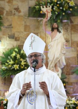 Cardenal Brenes oficia Misa de Resurección