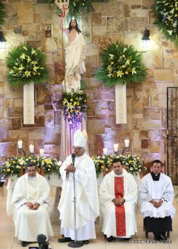 Cardenal Brenes oficia Misa de Resurección