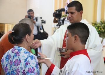 Cardenal Brenes oficia Misa de Resurección