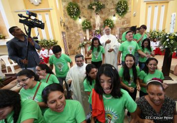 Cardenal Brenes oficia Misa de Resurección