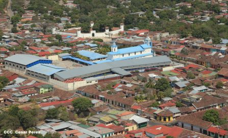 Explorador Sam Cossman sobrevuela los  volcanes de Nicaragua