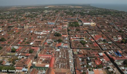 Explorador Sam Cossman sobrevuela los  volcanes de Nicaragua