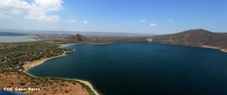 Explorador Sam Cossman sobrevuela los  volcanes de Nicaragua