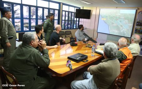 Explorador Sam Cossman sobrevuela los  volcanes de Nicaragua