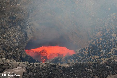 Explorador Sam Cossman sobrevuela los  volcanes de Nicaragua